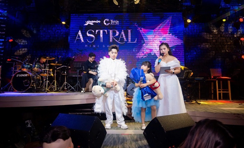 Ca sĩ Thái Bảo Nam và Thái Tuệ Anh tỏa sáng trong MINI SHOW ASTRAL XUSMIN